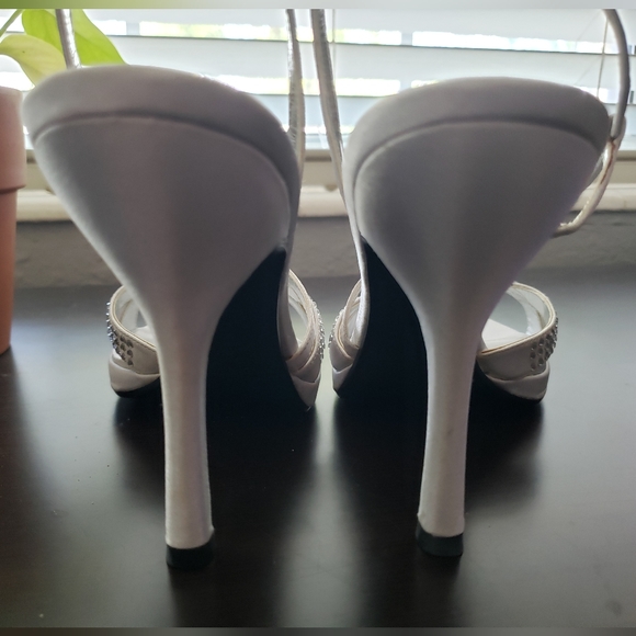 Bandolino Silver high heels sandals - Picture 7 of 9